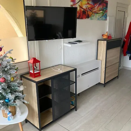 Appartement Bord De Face à La Mer, Lumineux, Grande Terrasse, Parking Privé, Climatisé *