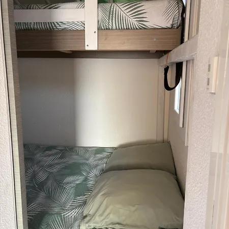 Bord De Face à La Mer, Lumineux, Grande Terrasse, Parking Privé, Climatisé Appartement
