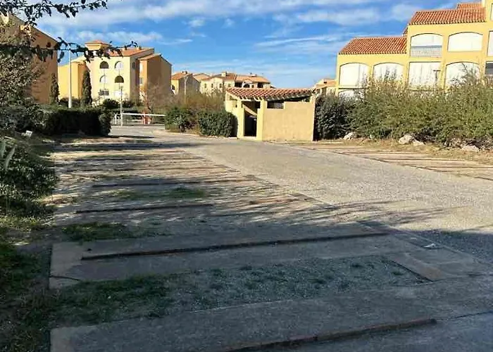 Bord De Face à La Mer, Lumineux, Grande Terrasse, Parking Privé, Climatisé *